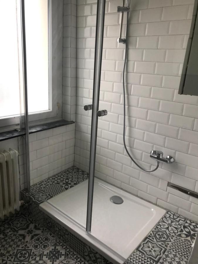 Tm Aparts Dortmund Exterior photo A shower